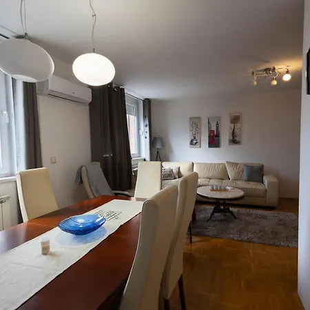 Solano アパート *